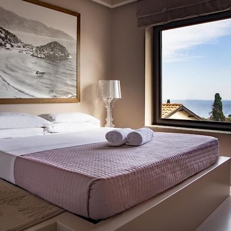 Fenetre Sur Le Blue Apartment Taormina Exterior photo